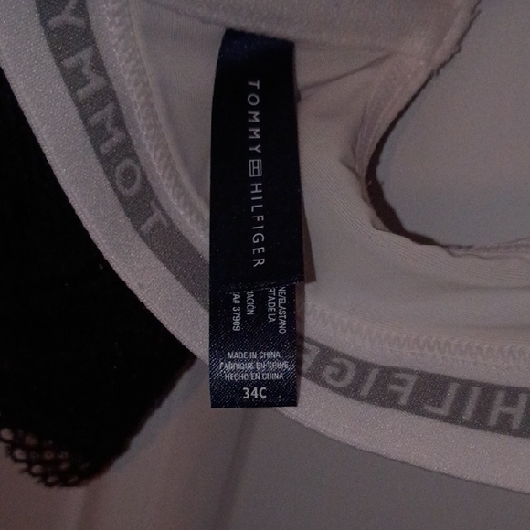 3-Pack Bra Bundle – 34C – New
Victoria’s Secret PINK, Tommy Hilfiger, Sophie B - Picture 2 of 6